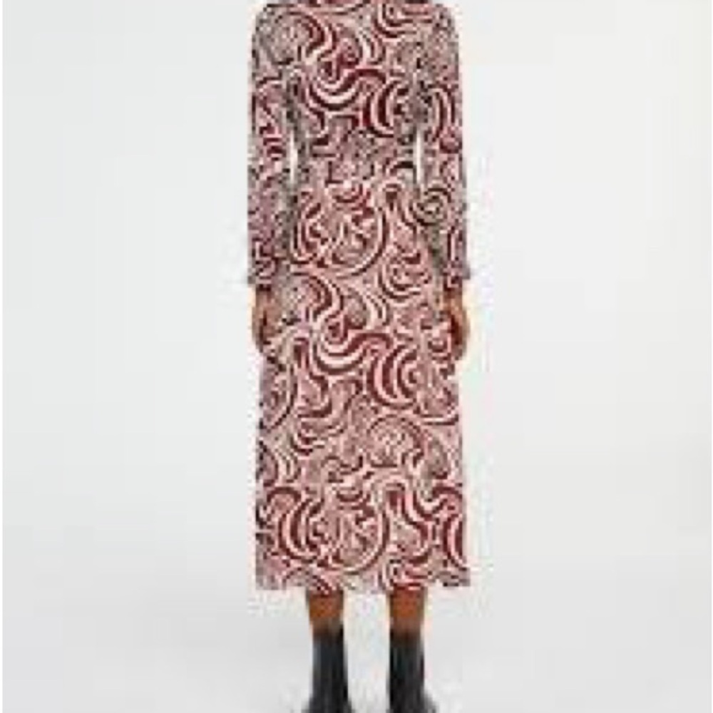 Chic Swirl Pattern Midi Dress - Picture 2 of 8